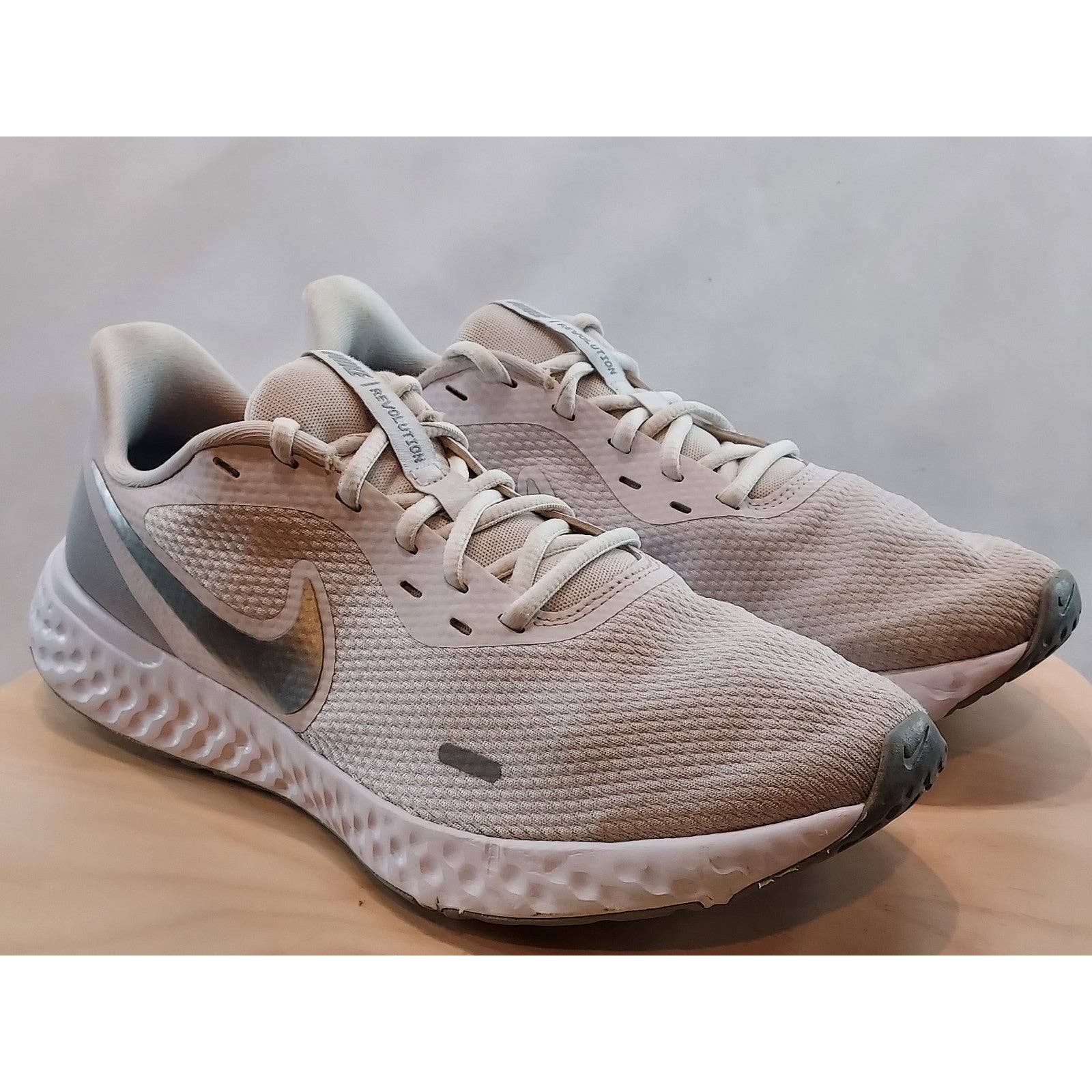 Nike Revolution 5 Shoes  White  Womens Size 95